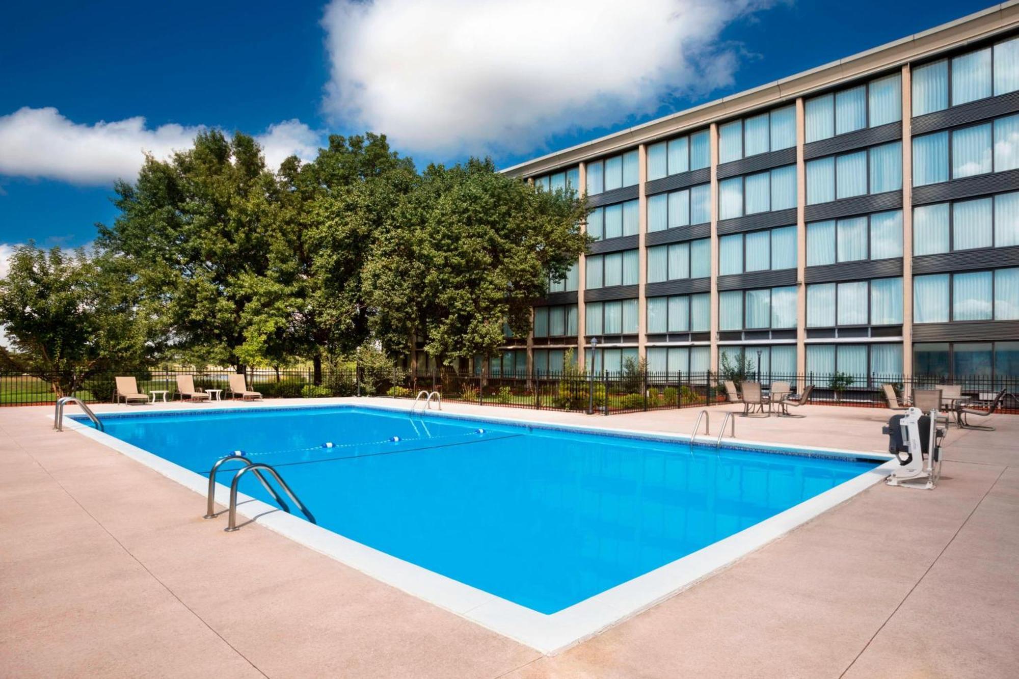 Four Points By Sheraton Kansas City Airport Екстериор снимка