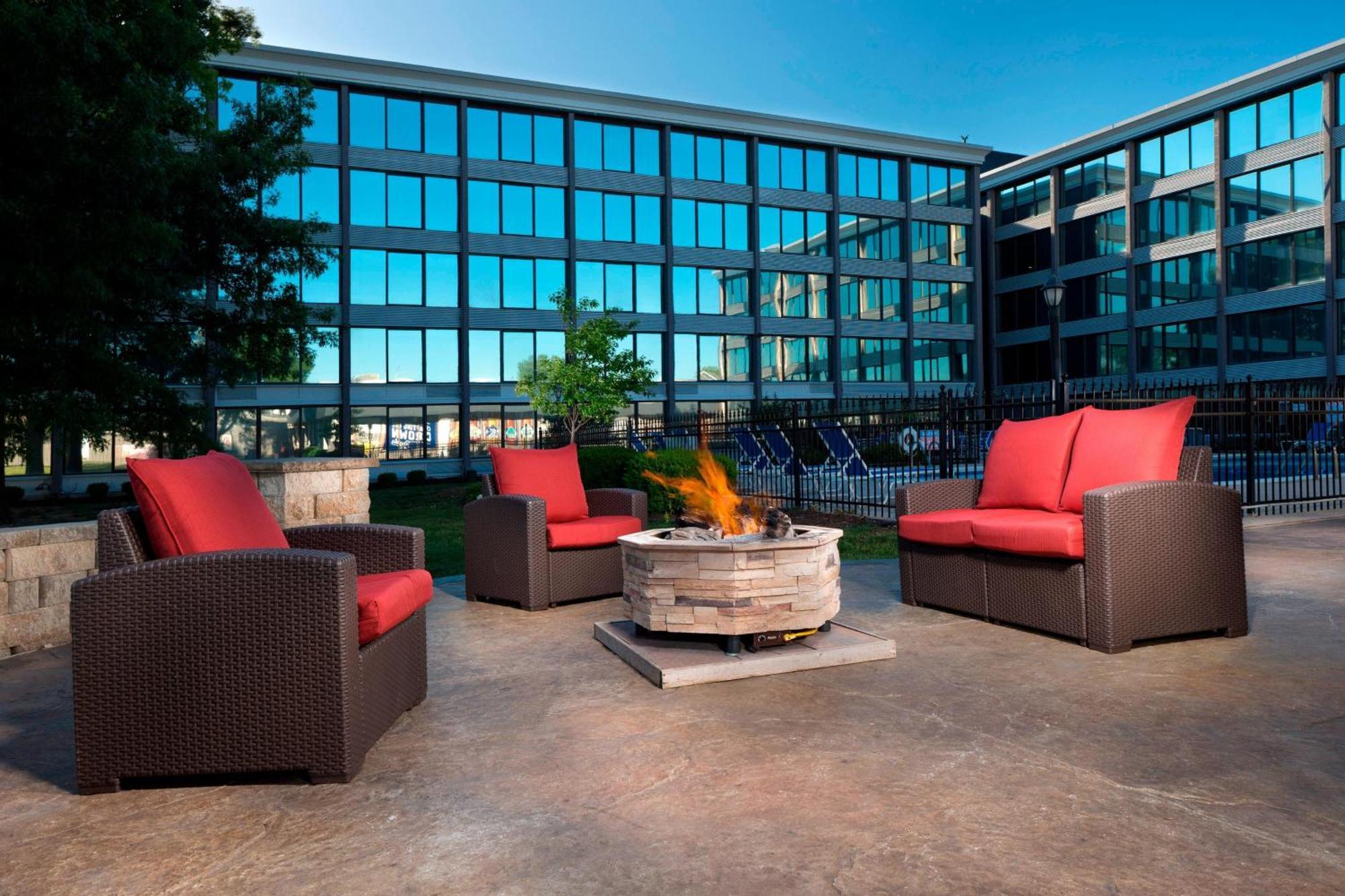 Four Points By Sheraton Kansas City Airport Екстериор снимка