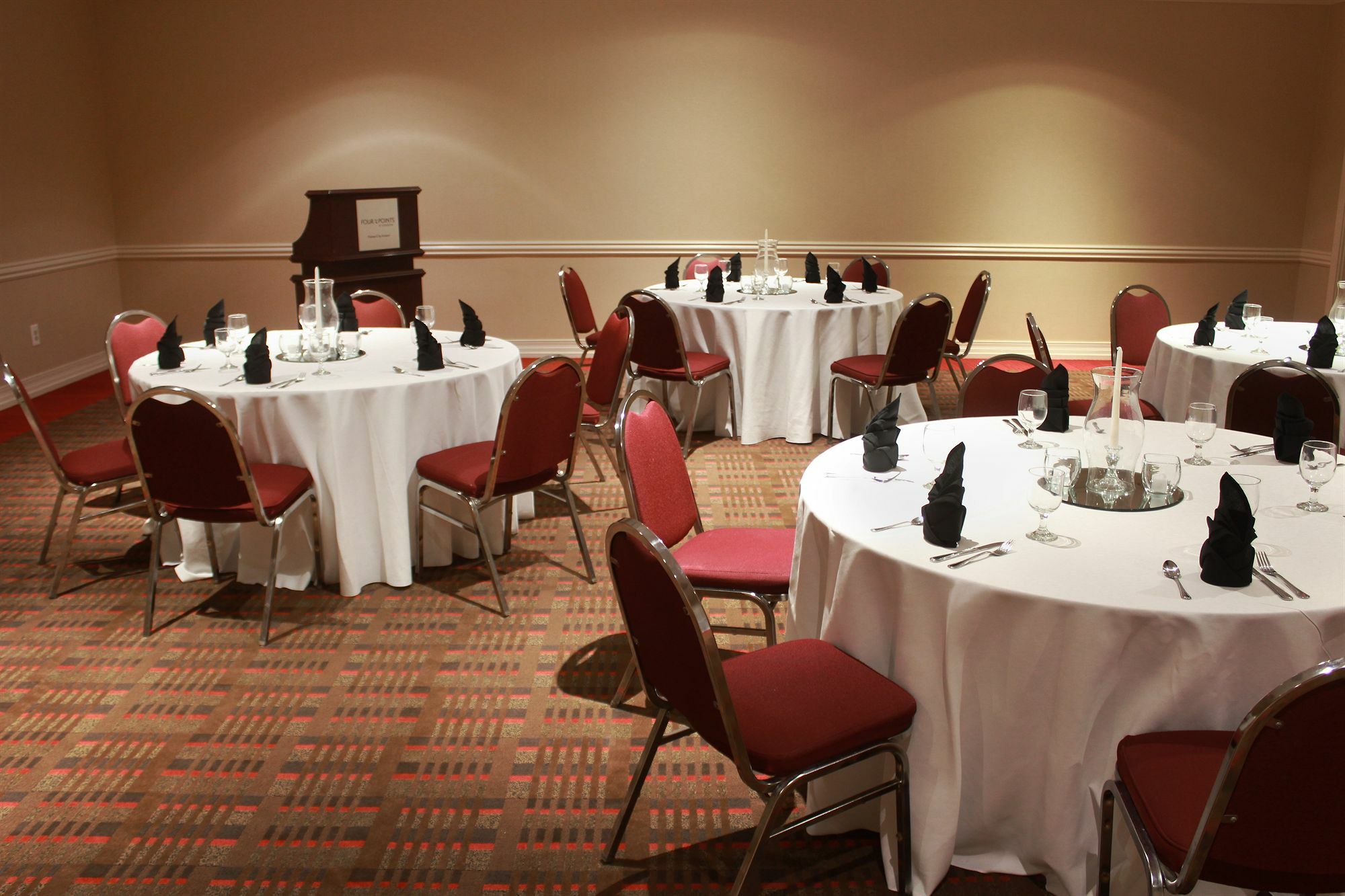 Four Points By Sheraton Kansas City Airport Екстериор снимка